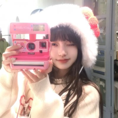 挥著翅膀的女孩
